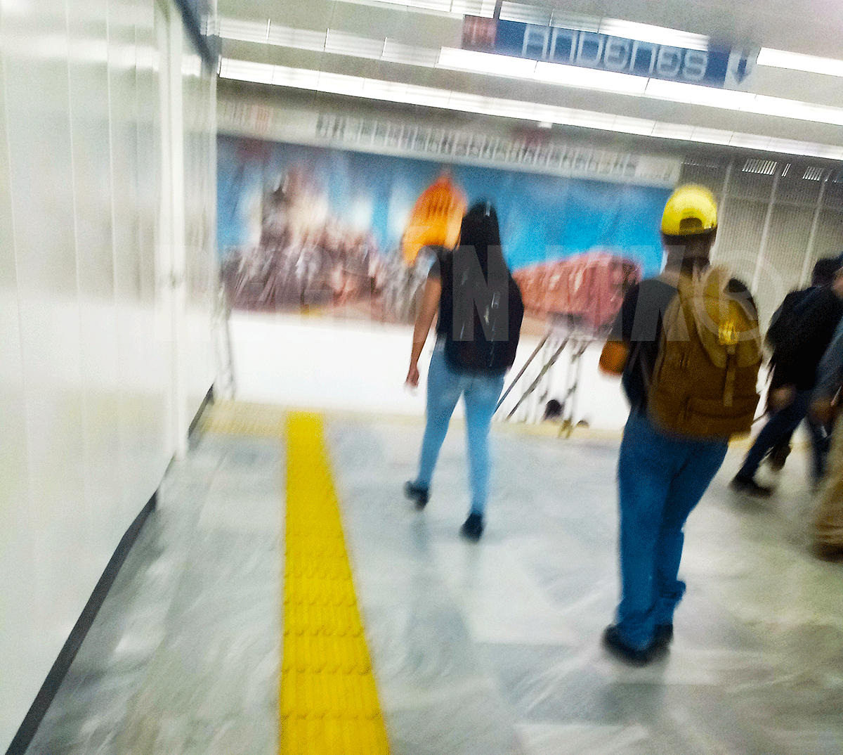 Detienen metro en estación Politécnico por usuario que bajó a las vías #regionmx