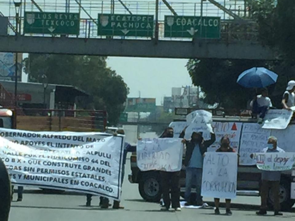 Bloquean la Avenida López Portillo por presunta invasión de predios #regionmx