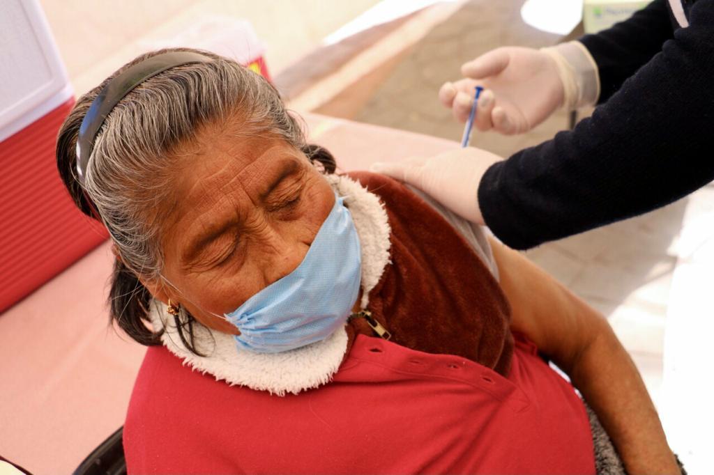 Así es la aplicación de la vacuna anticovid de adultos mayores en Ecatepec #regionmx