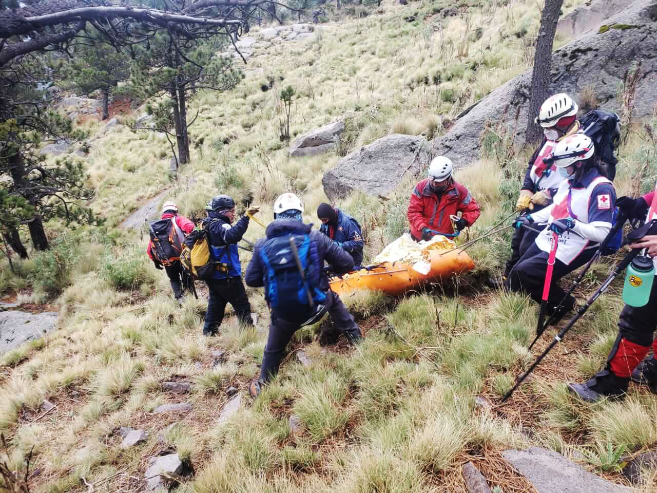 Rescatan cuerpo de alpinista en el volcán Iztaccíhuatl #regionmx