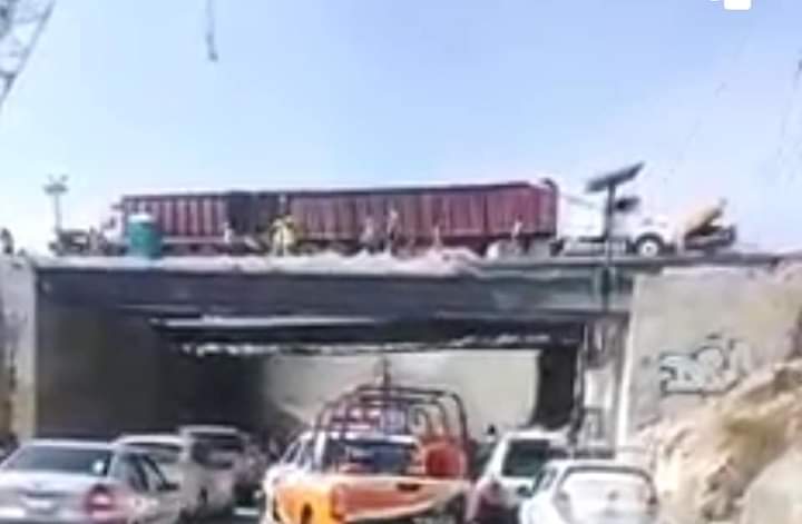 Se derrumba trabe de puente vehicular en la México-Pachuca #regionmx