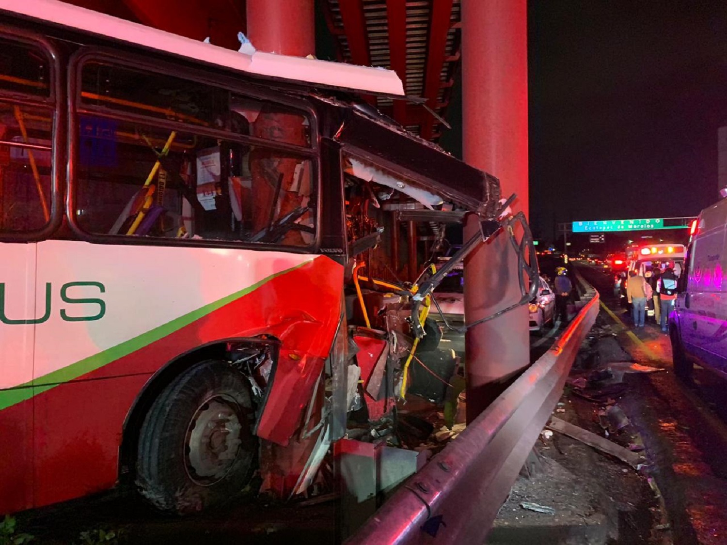11 lesionados por accidente en el Mexibús #regionmx