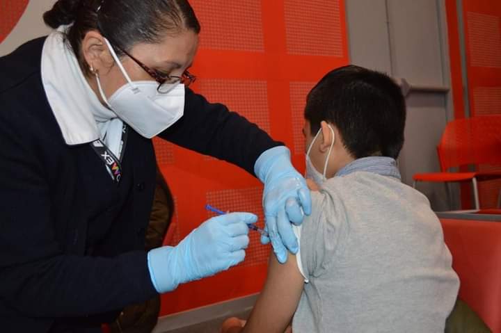 Vacunan contra el COVID-19 a más de 200 niños en el EdoMéx #regionmx 