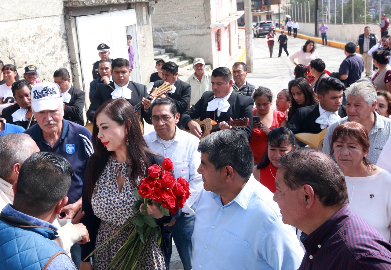 Paty Durán entregó calle repavimentada con concreto hidráhulico en San Lorenzo Totolinga #regionmx
