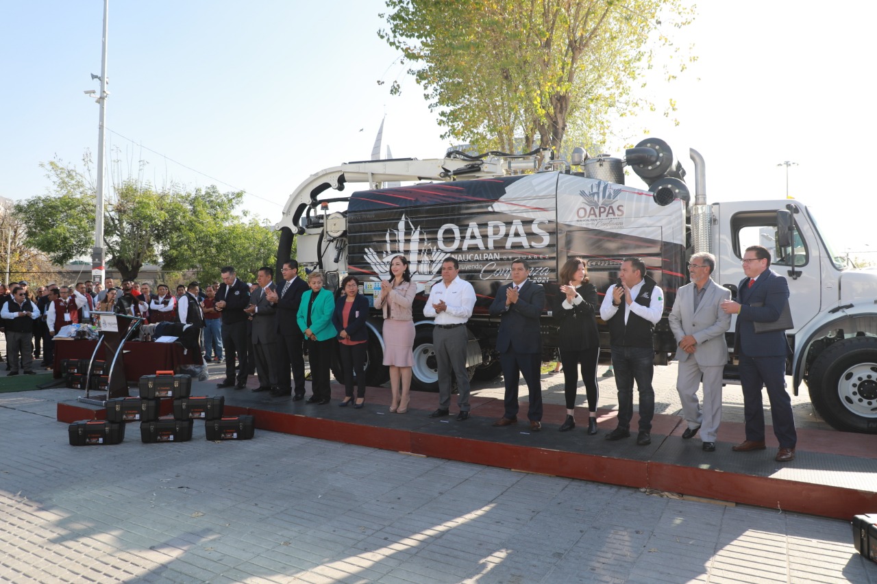 Patricia Durán entrega vehículos híbridos y herramientas a personal de OAPAS #regionmx