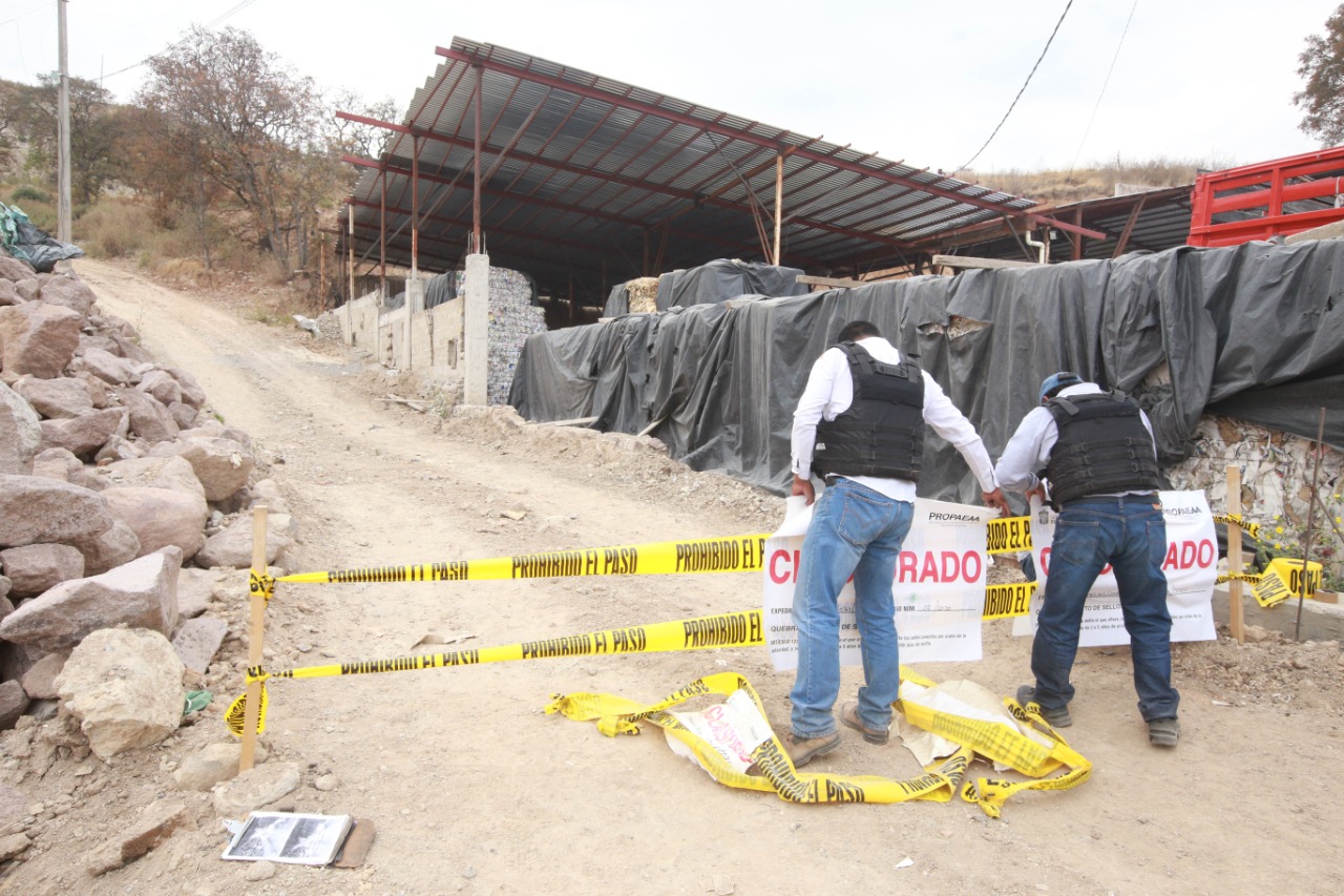 Reponen sellos de clausura en seis tiros clandestinos de basura y cascajo de Naucalpan #regionmx