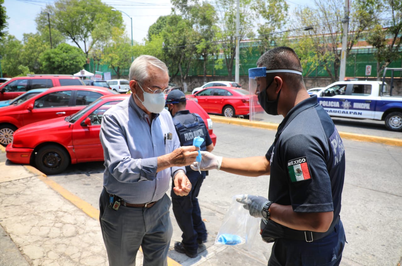 Policías realizan rondín en Zona Azul para recordar la sana distancia #regionmx