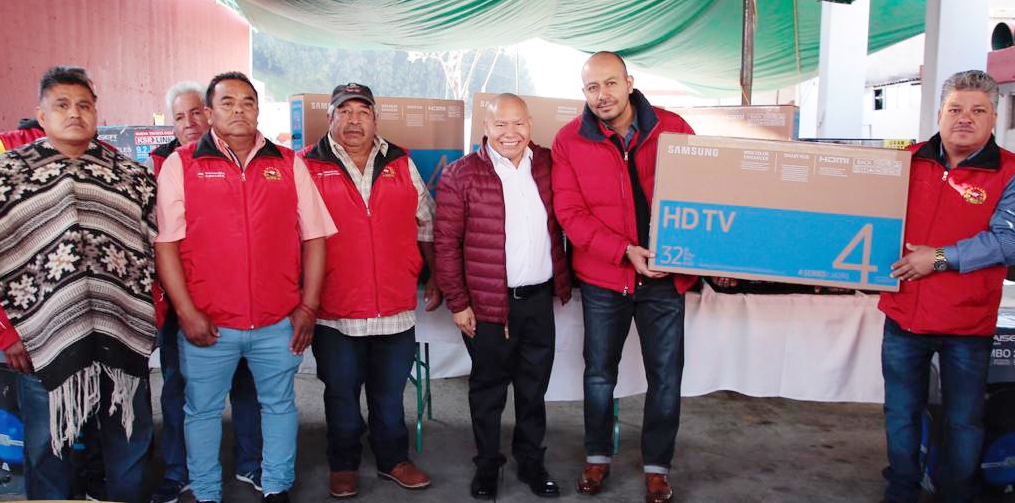 Personal de limpia de Tlalnepantla es reconocida durante convivio navideño #regionmx