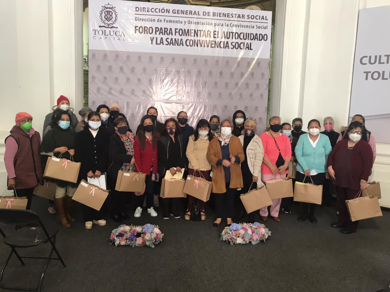 Solidaridad de Toluca con 27 mujeres, a quienes entregan prótesis mamarias #regionmx