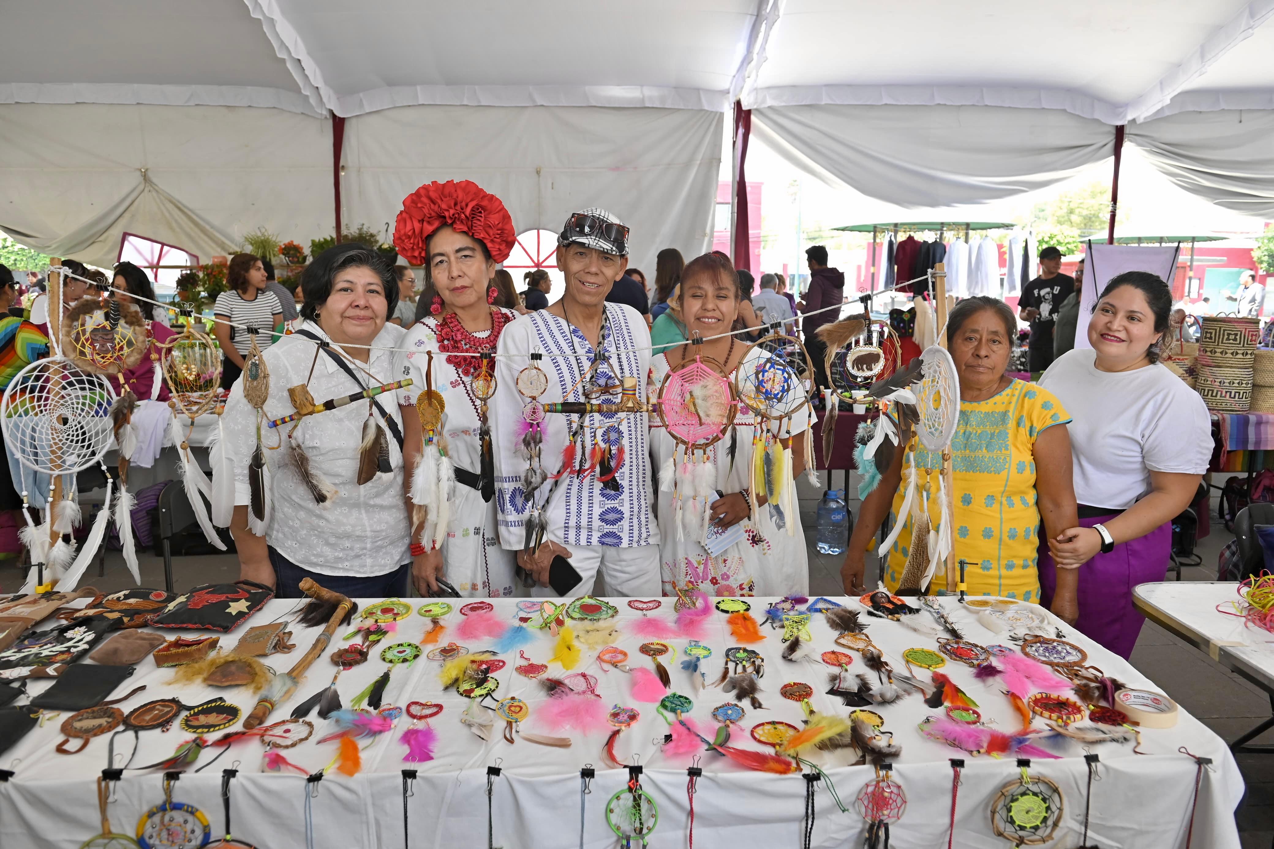 Joyería, ropa, bebidas artesanales, chocolatería, plantas y más en el "Tianguis Colibrí" #regionmx