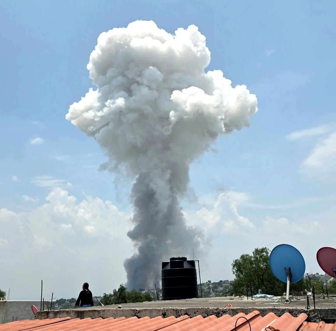 Explosión en Tultepec deja una persona muerta #regionmx 