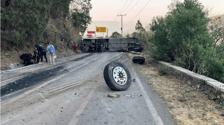 Peregrinos mueren en accidente en Malinalco #regionmx